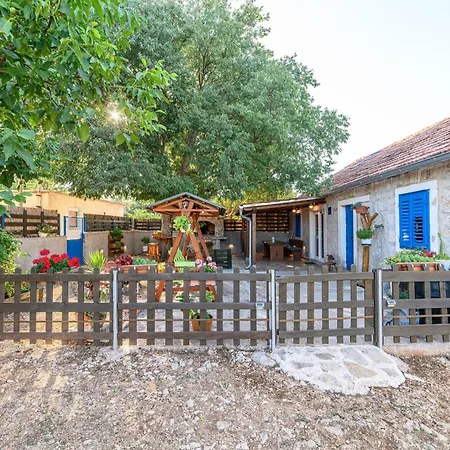 House With A Swimming Pool Konjevrate, Krka - 24925 Vakantiehuis Konjevrate